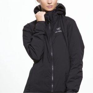 Arc’teryx women’s atom LT hoody size M EUC LIKE NEW